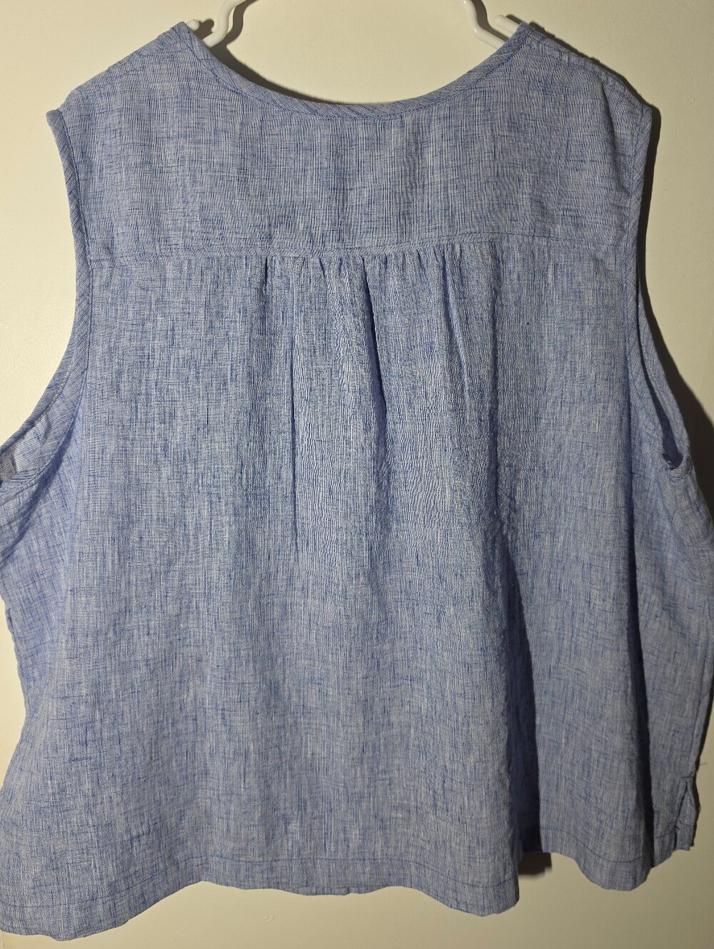 Max Studio Light Blue Pintuck Sleeveless Linen-Blend Top - Picture 2 of 4